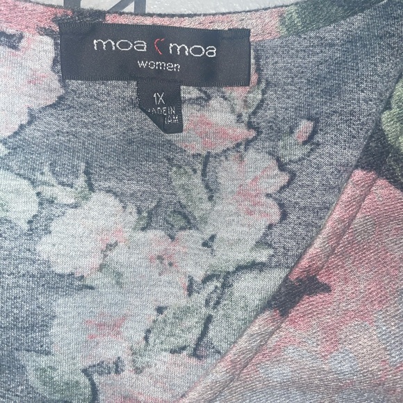 Floral Cold Shoulder Knit Top Moa Moa 1x - Picture 2 of 5